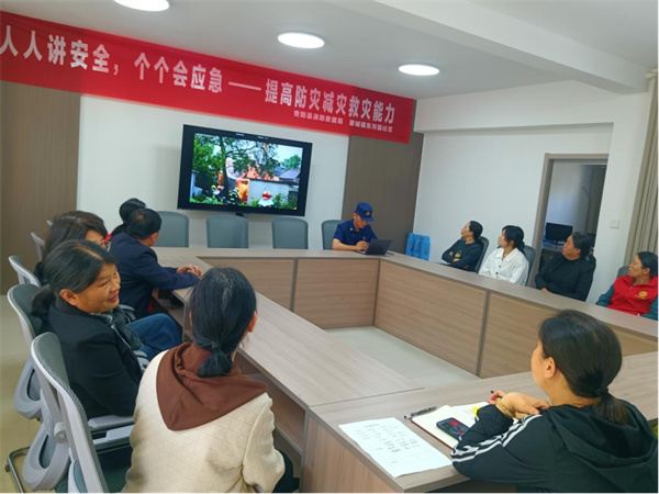 5.9安全教育进社区  应急演练齐参与429.jpg