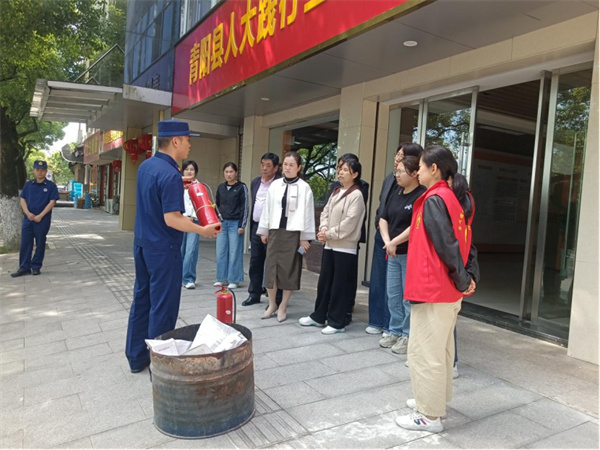 5.9安全教育进社区  应急演练齐参与618.jpg