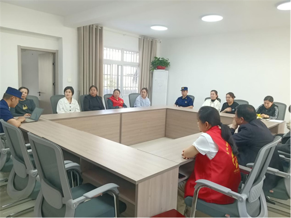 5.9安全教育进社区  应急演练齐参与831.jpg