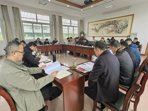 县十六届人大常委会召开党组扩大会议暨第十四次主任会议