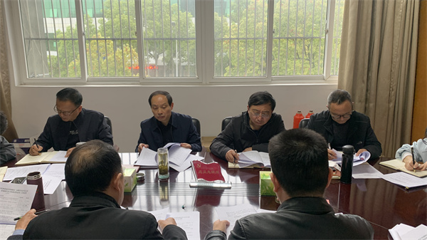 县十六届人大常委会召开党组扩大会议暨第十五次主任会议